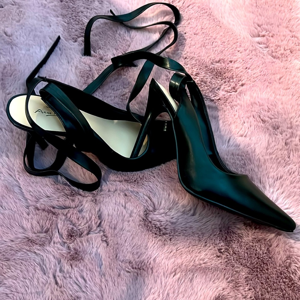 SIZE 7.5 Heel